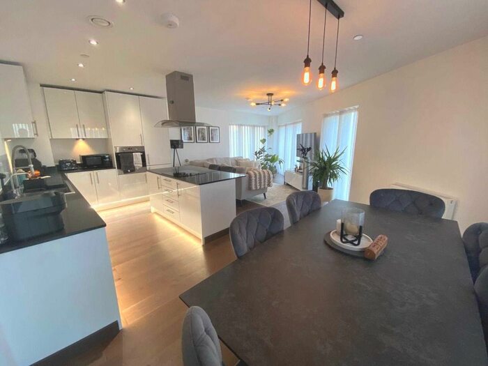 3 Bedroom Flat To Rent In Marri Street, Watford, WD24