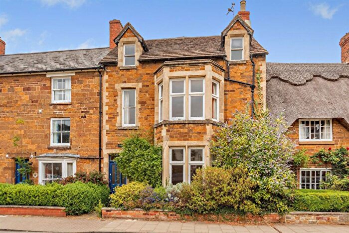 6 Bedroom Character Property For Sale In High Street West, Uppingham, Rutland, LE15