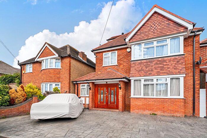 4 Bedroom Detached House For Sale In Quaves Road, Slough, SL3