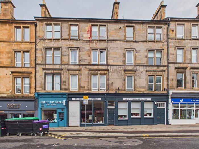 2 Bedroom Flat To Rent In Crighton Place, Leith Walk, Edinburgh, EH7
