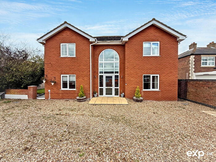 4 Bedroom Detached House For Sale In St. Marys Close, Hogsthorpe, Skegness, PE24