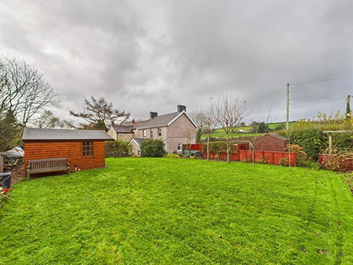 3 Bedroom Semi Detached House For Sale In Cwmgwili, Llanelli, SA14