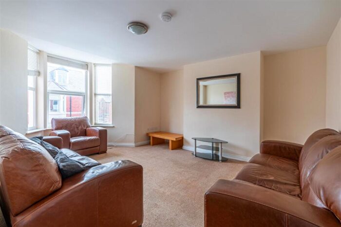 6 Bedroom Maisonette To Rent In £pppw - Holmwood Grove, Jesmond, NE2