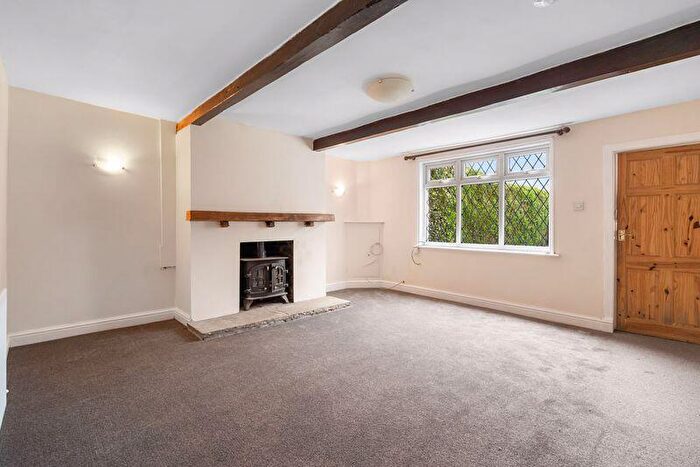 2 Bedroom Cottage To Rent In Plodder Lane, Bolton ** Available Now**, BL5