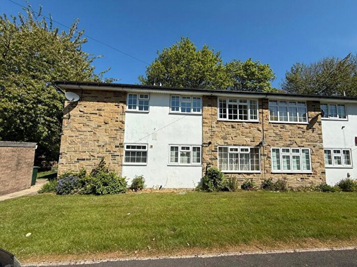2 Bedroom Apartment For Sale In Chestnut Court, Shipley, BD18