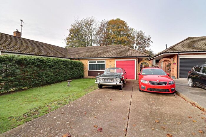 3 Bedroom Semi-Detached Bungalow For Sale In Milton Road, Waterlooville, PO8