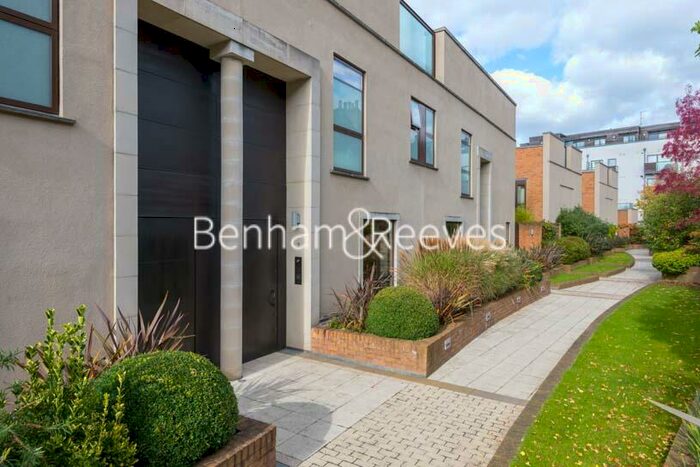 5 Bedroom Town House To Rent In Boundary Road, St John's Wood, NW8