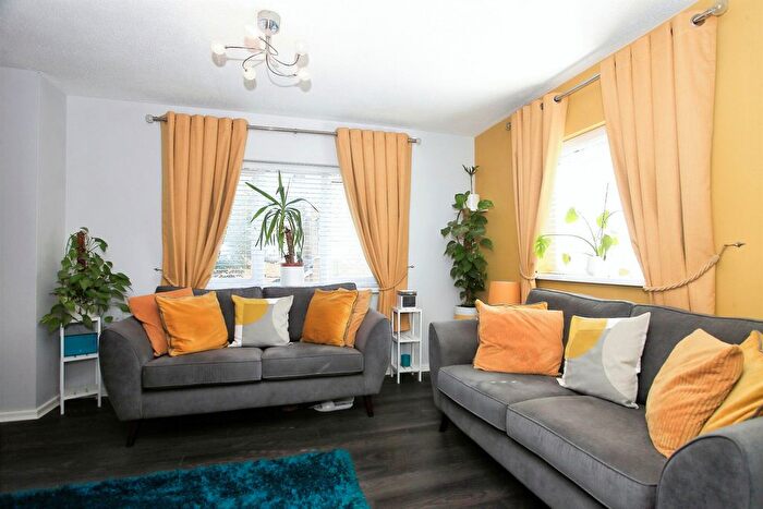2 Bedroom Flat For Sale In Flamborough Close, Woodston, Peterborough, PE2