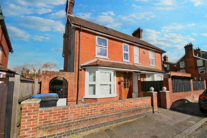 5 Bedroom Semi Detached House For Sale In Blenheim Road, Ipswich, IP1