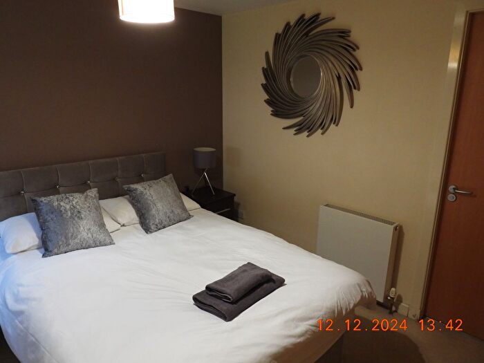 1 Bedroom Flat To Rent In Kent Road, Glasgow, G3
