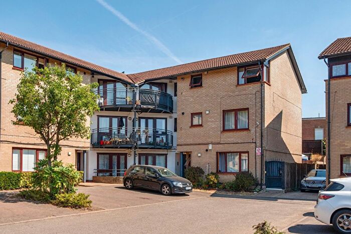 1 Bedroom Flat For Sale In Shapland Way, Palmers Green, London, N13