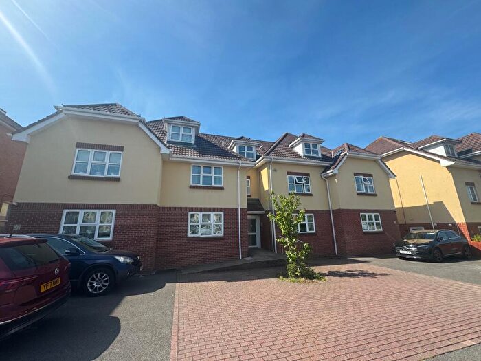 2 Bedroom Flat To Rent In Parkwood Road, Bournemouth, BH5