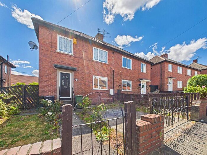 3 Bedroom Semi-Detached House For Sale In Medway Crescent, Gateshead, NE8