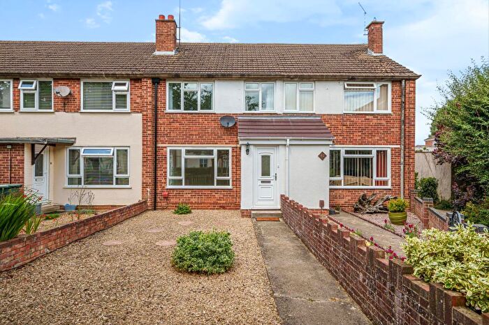 3 Bedroom Terraced House For Sale In Bicester, Oxfordshire, OX26