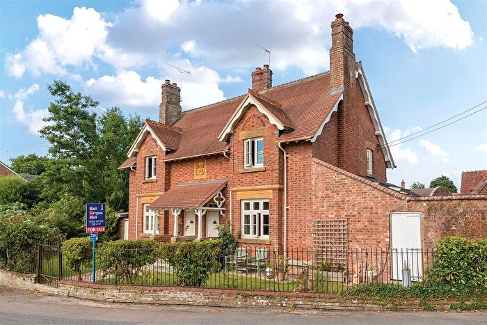 3 Bedroom Semi-Detached House For Sale In Mill Street, Puddletown, Dorchester, DT2