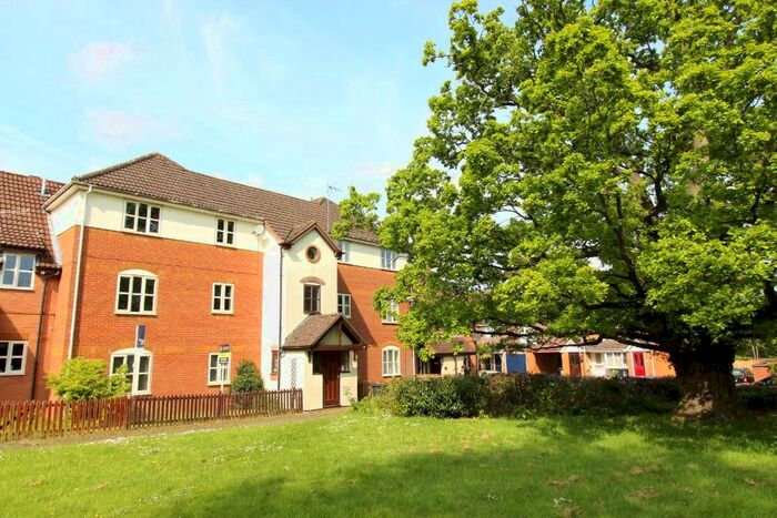 2 Bedroom Flat To Rent In Lyppard Bourne, Worcester WR4