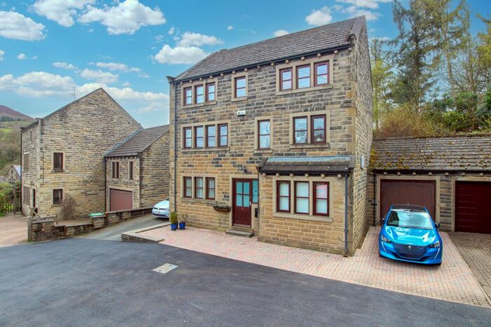 5 Bedroom Link Detached House For Sale In Old Mill Court, Hepworth, Holmfirth, HD9