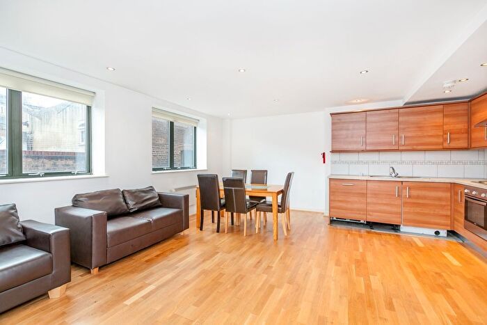 3 Bedroom Flat To Rent In Fieldgate Street, Aldgate, E1