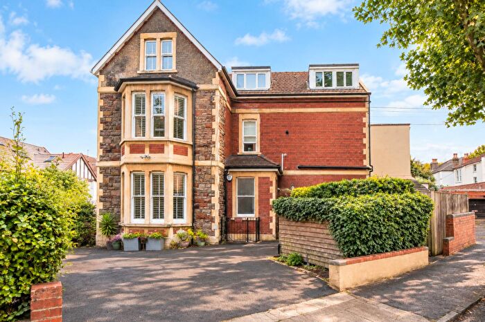 2 Bedroom Flat For Sale In St. Helena Road, Bristol, BS6