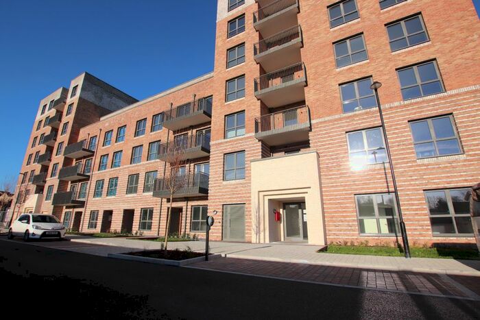 1 Bedroom Flat To Rent In Bloomsbury Avenue, London, N14