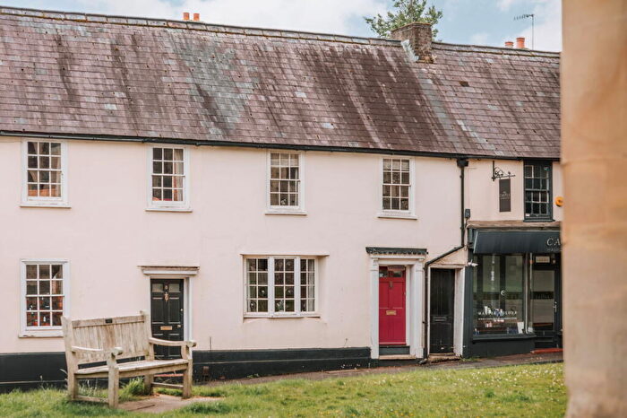 2 Bedroom Terraced House For Sale In Castle Street, Berkhamsted, Hertfordshire, HP4