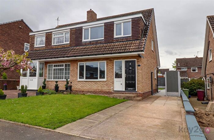 3 Bedroom Semi Detached House For Sale In Redwood Avenue, Killamarsh, Sheffield, S21
