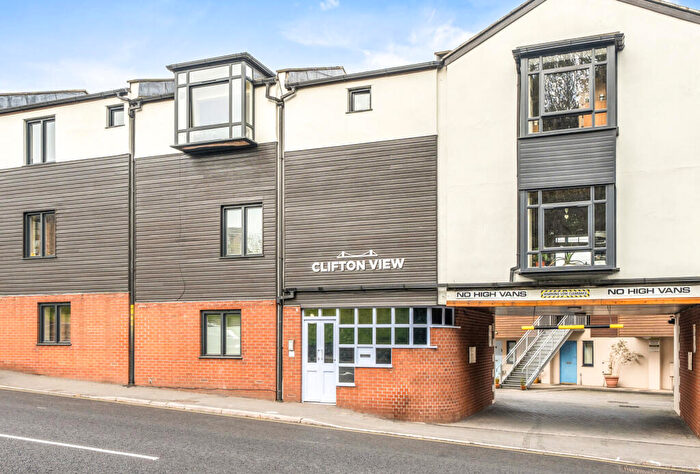 2 Bedroom Maisonette For Sale In Bedminster Down Road, Bristol, Somerset, BS13