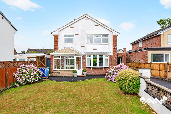 3 Bedroom Detached House For Sale In Cedar Close, Rishton, Blackburn, BB1