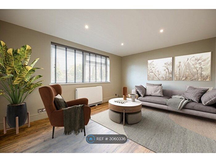 2 Bedroom Flat To Rent In Banbury Road, Kidlington, OX5
