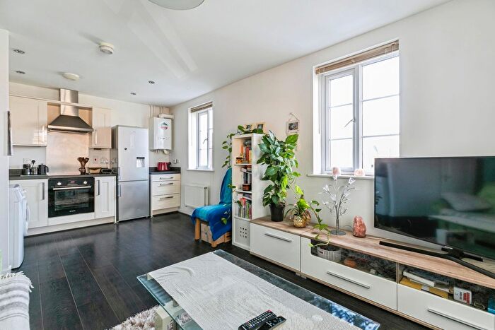 2 Bedroom Flat For Sale In Molyneux Square, Peterborough, PE7