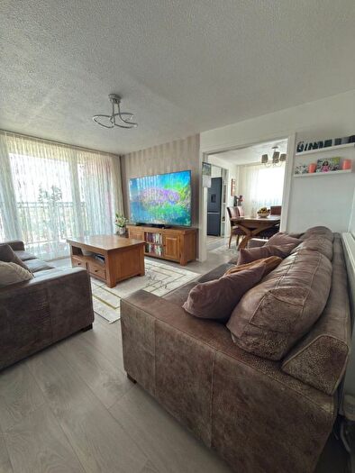 2 Bedroom Flat To Rent In Sherborne Avenue, EN3