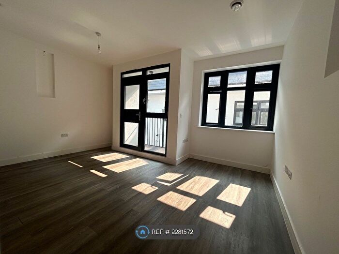 1 Bedroom Flat To Rent In Wadham Gardens, Greenford, UB6
