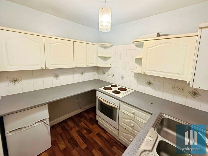 1 Bedroom Flat To Rent In Tunnel Street, Netherton, Huddersfield, West Yorkshire, HD4