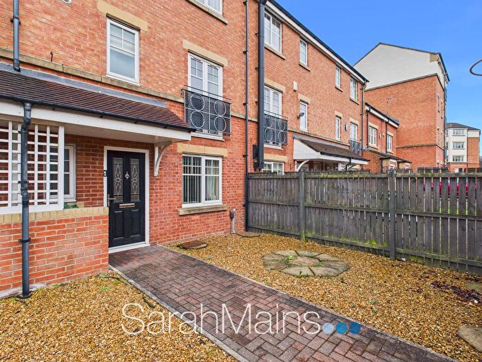 4 Bedroom Terraced House For Sale In Sanderson Villas, St James Village, Gateshead, NE8