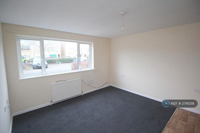 2 Bedroom Flat To Rent In Conniburrow, Milton Keynes, MK14