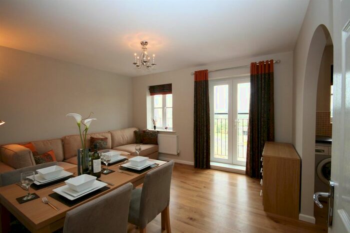 2 Bedroom Flat To Rent In Davey Close, Wolfstan Grange, Wolstanton, Newcastle Under Lyme, ST5