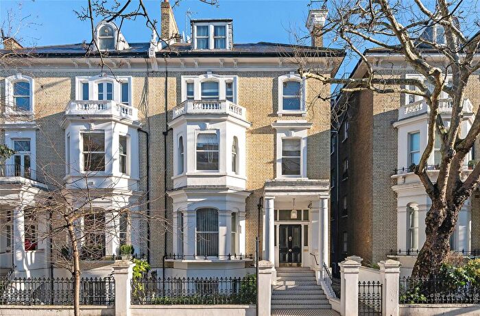 3 Bedroom Flat For Sale In Redcliffe Gardens, Chelsea, SW10