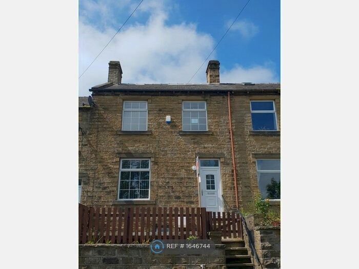 3 Bedroom Terraced House To Rent In Saville Road, Huddersfield, HD8