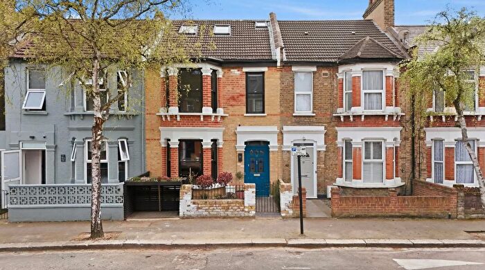 3 Bedroom Terraced House For Sale In Scotts Road, Leyton, E10