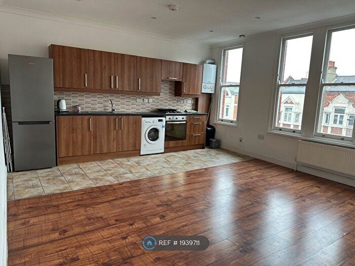 2 Bedroom Flat To Rent In Sydenham Road, London, SE26
