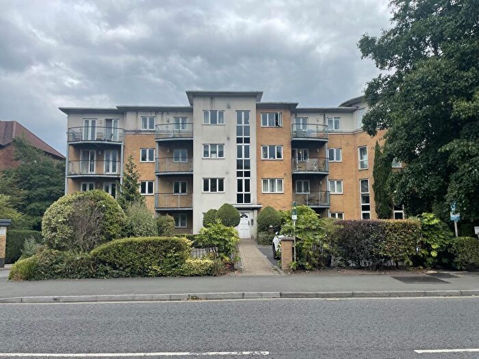 1 Bedroom Flat To Rent In Hill Lane, SO15