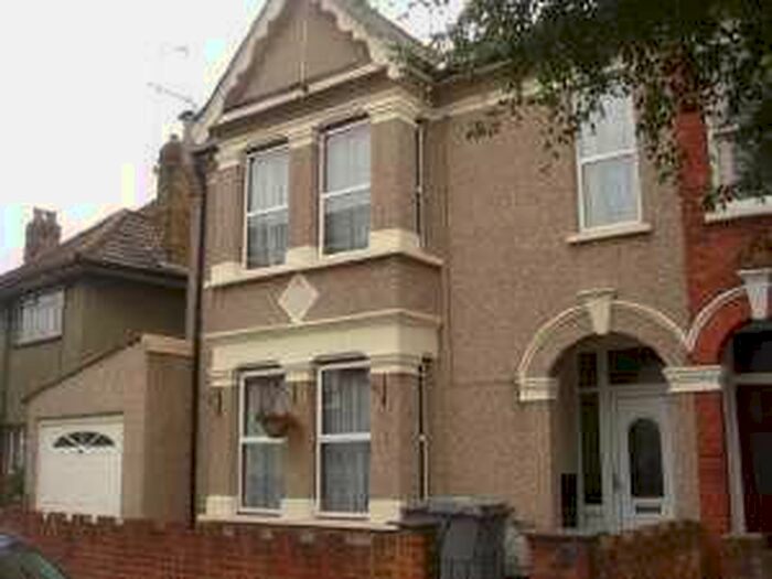 Studio To Rent In Bertie Road, Willesden, NW10