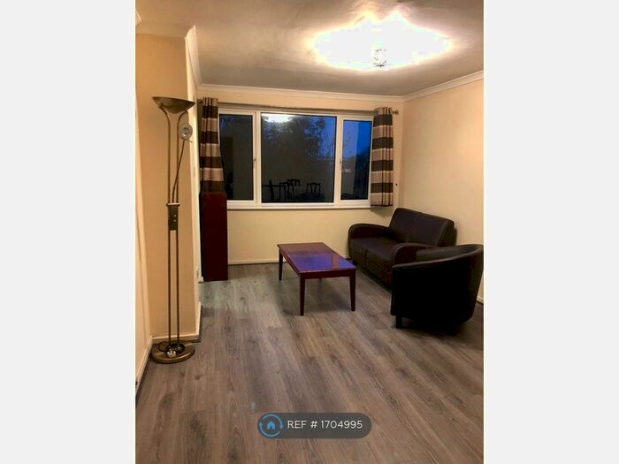 1 Bedroom Flat To Rent In Gainsborough Road, London, N12