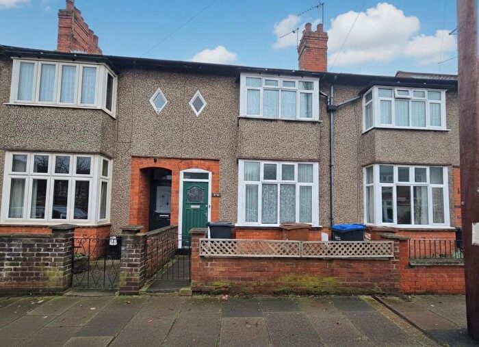 3 Bedroom Terraced House For Sale In Cedar Road East, Northampton, NN3