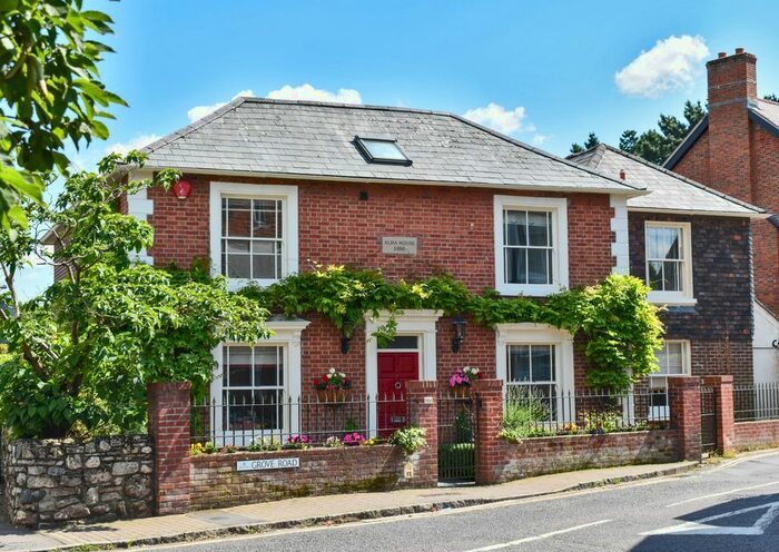 4 Bedroom Detached House To Rent In Grove Road, Lymington, Hampshire, SO41