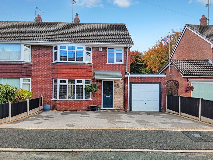 3 Bedroom Semi-detached House For Sale In Penk Road, Forsbrook, Stoke-On-Trent, ST11