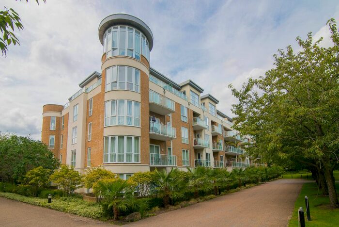 3 Bedroom Flat To Rent In Melliss Avenue, Richmond, TW9