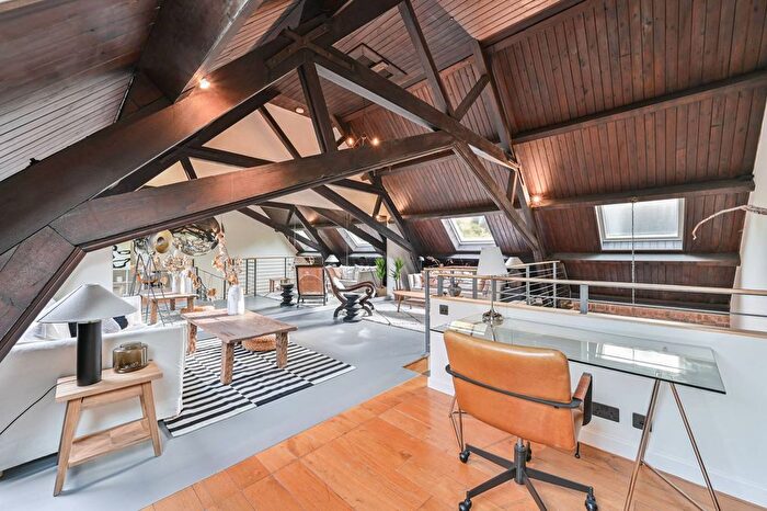 2 Bedroom Terraced House For Sale In Byrne Road, Balham, London, SW12