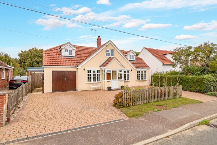 3 Bedroom Chalet For Sale In Docking Road, Ringstead, PE36