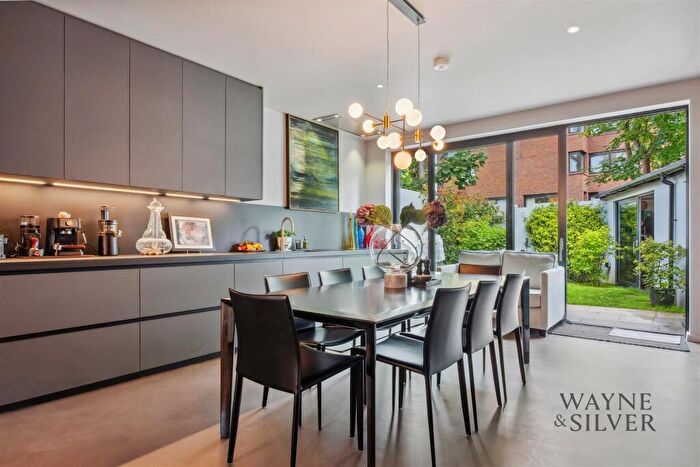 3 Bedroom Detached House To Rent In North End Road, Hampstead, London, NW11